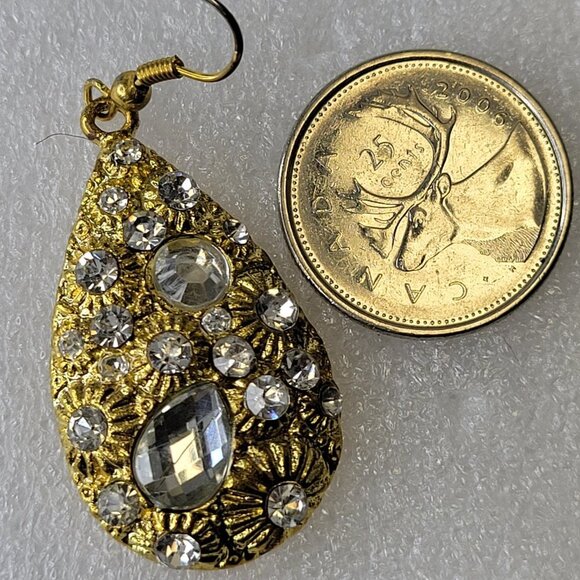 Gold Tone Oval Earrings with embedded Glittering Clear Fashion Crystal Stones - Picture 12 of 13